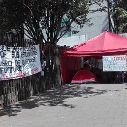 Estudiantes en huelga de hambre apoyo Paro