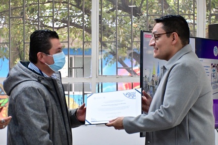 9d745e6f4da542f48ff3ac2811abb475