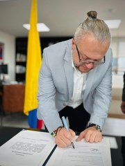 posesion director contratación (2)