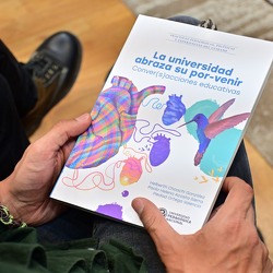 FilBo - Lanzamiento libro: La Universidad abraza su Por-venir