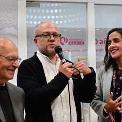 Inauguración del stand y conversatorio lanzamiento de libros